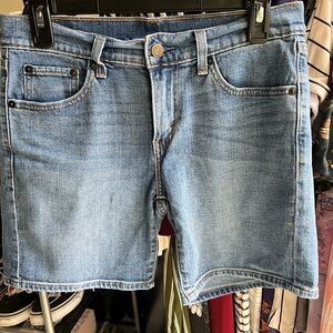 Women’s Levi’s size 26